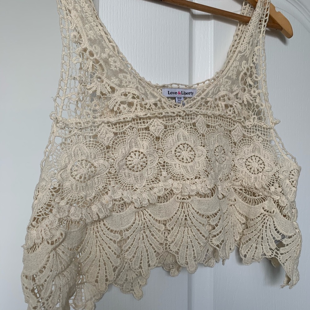 Cropped Summer Top - Picture 2 of 3